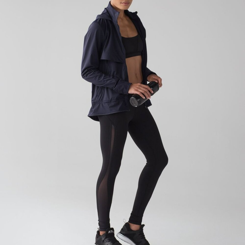 Lululemon Smooth Stride Tight Black Size 6